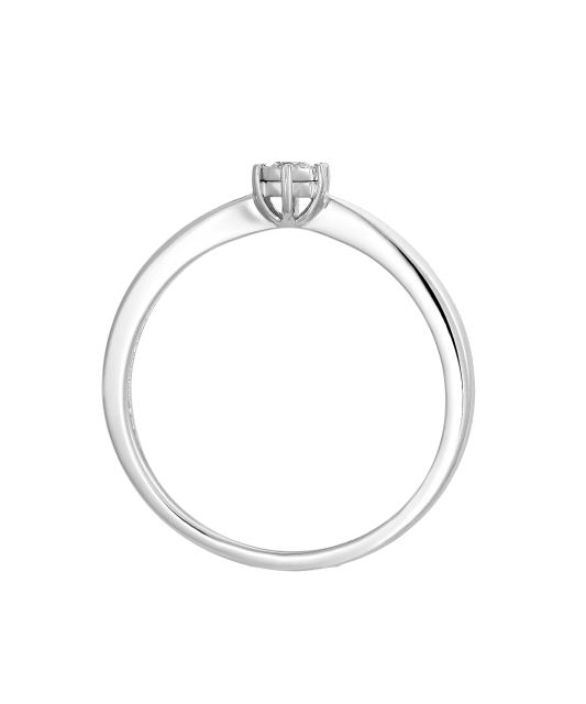 White gold ring with diamond