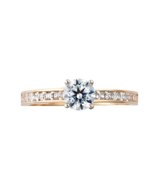 Gold ring with zircons