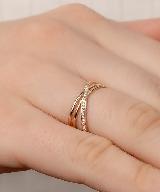 Золотое кольцо с цирконами