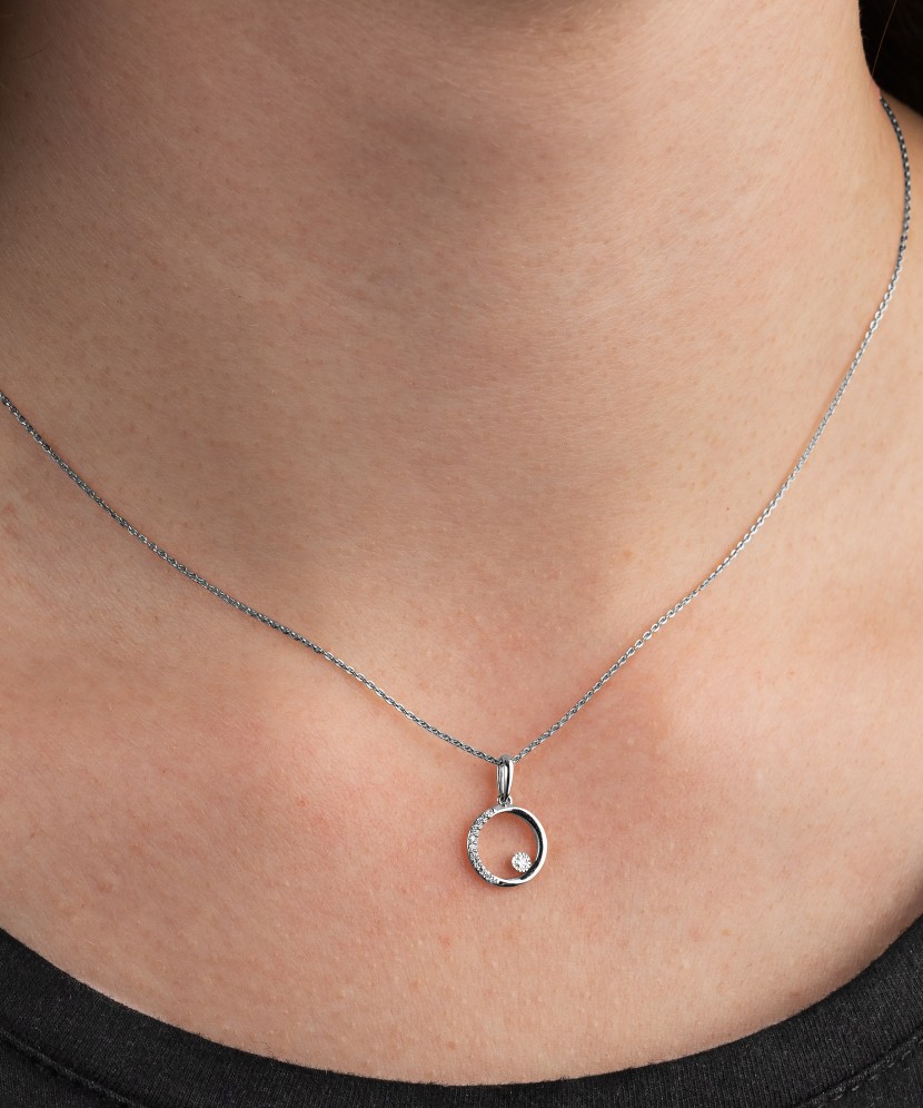 White gold pendant with diamonds