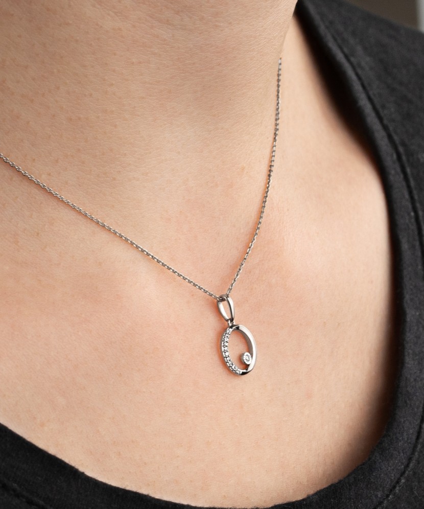 White gold pendant with diamonds