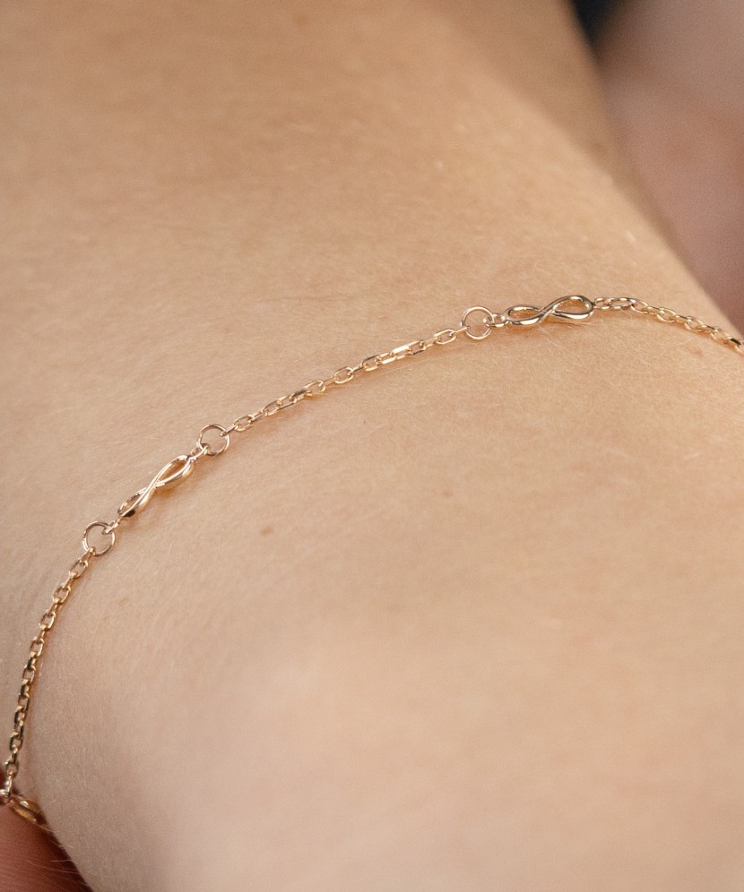 Gold bracelet "infinity"
