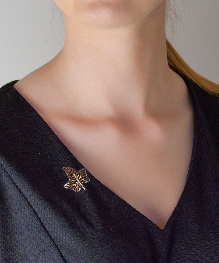 Gold brooch "Leaflet"