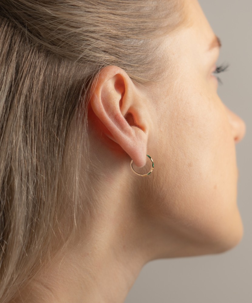 Gold earrings with zircons