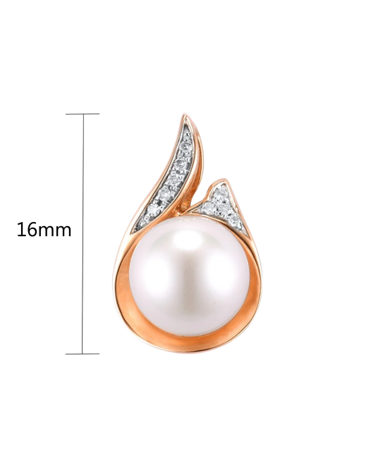 Gold pendant with diamonds and pearls