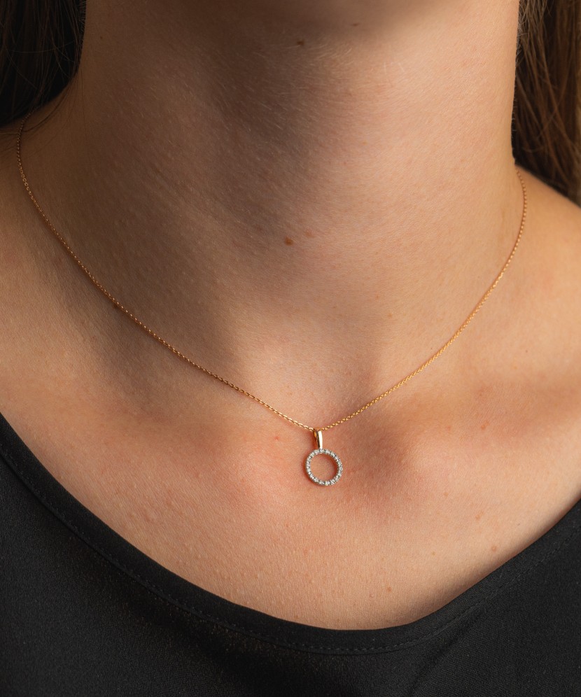 White gold pendant with diamonds