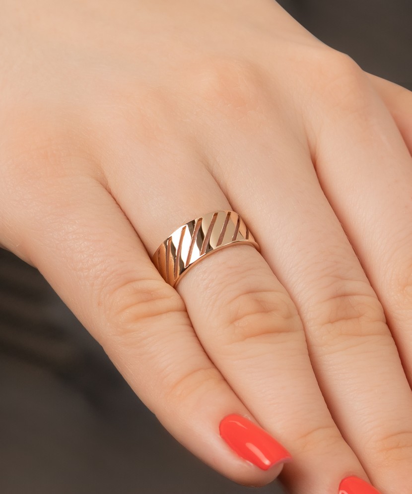 Gold ring Gold ring