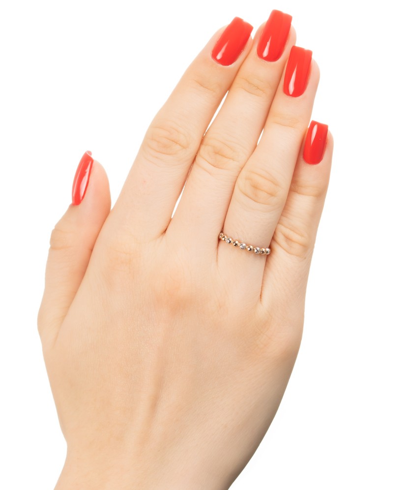 Gold ring with zircons