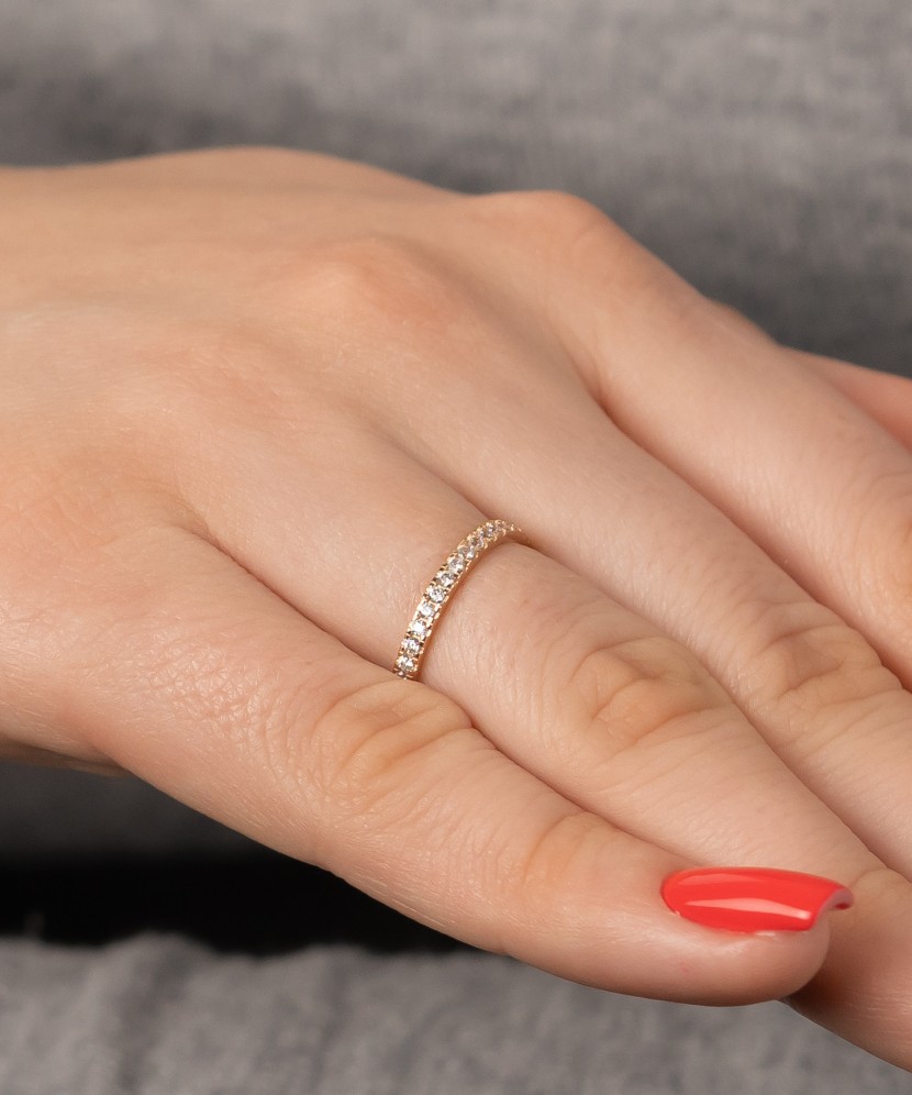 Золотое кольцо с цирконами Золотое кольцо с цирконами