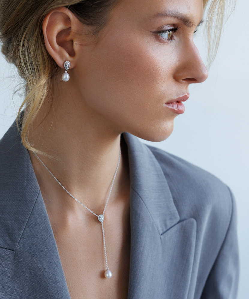 Серьги из серебра с жемчугом и цирконами