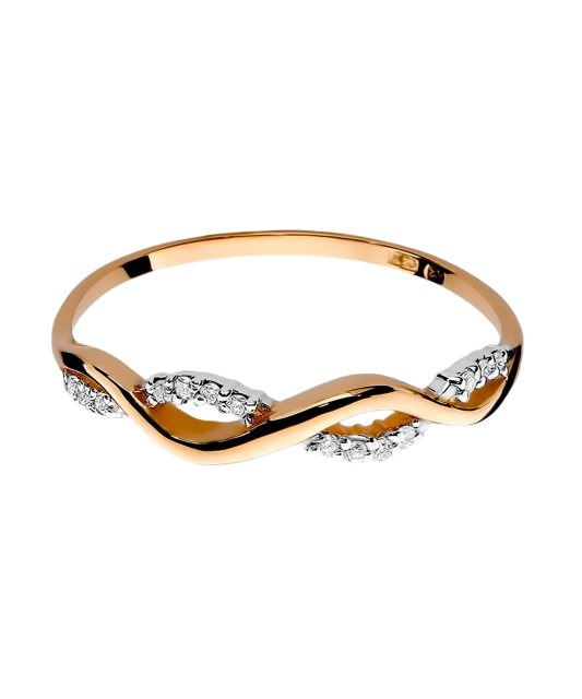 Gold ring with diamonds