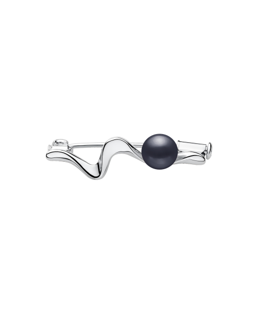Sterling silver brooch with pearl