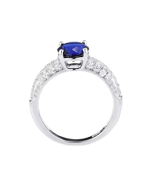 Sterling silver ring with zircons