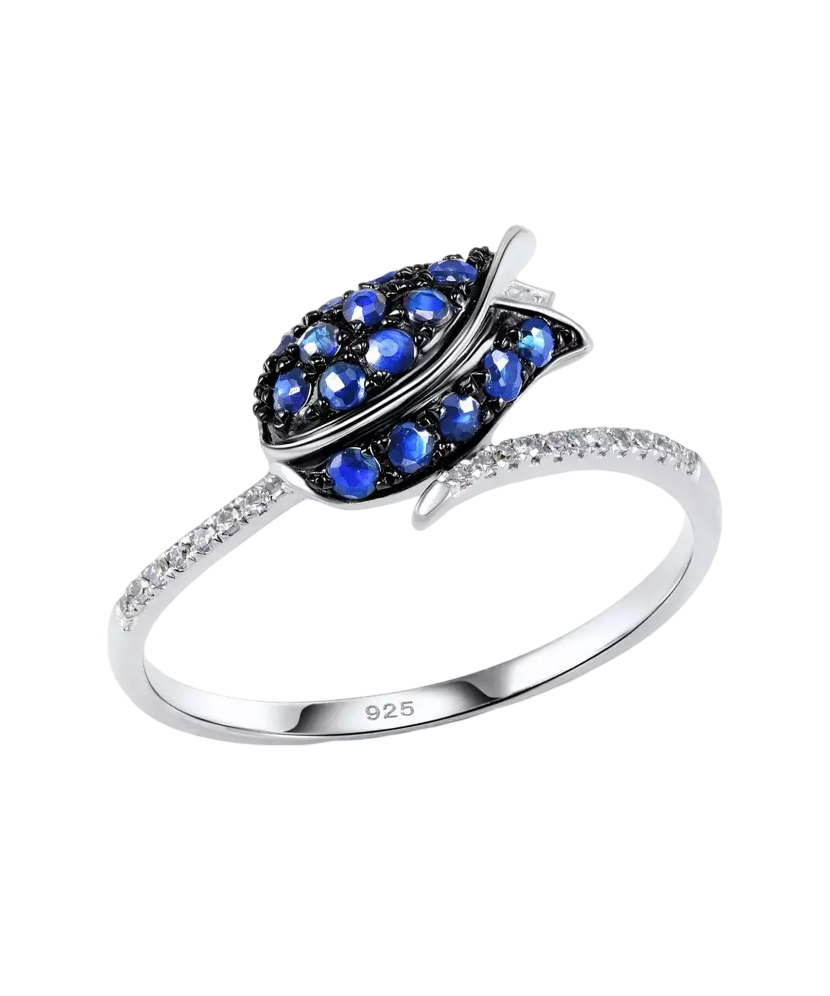 Sterling silver ring with zircons