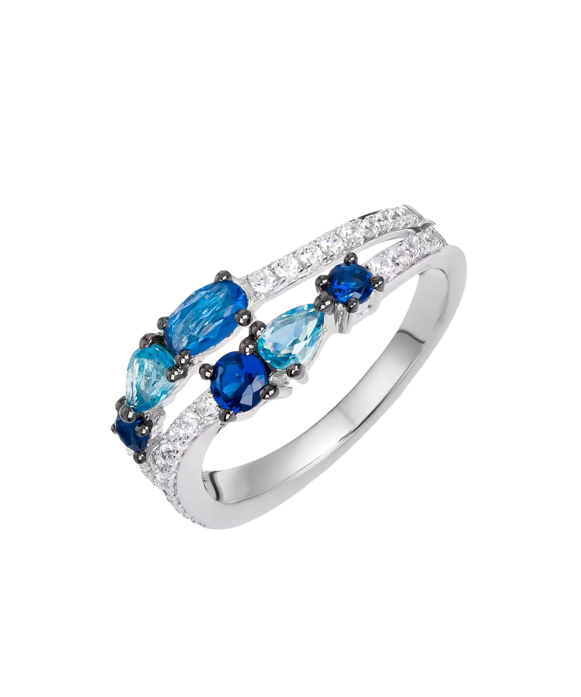 Кольцо из серебра с фианитами Кольцо из серебра с фианитами