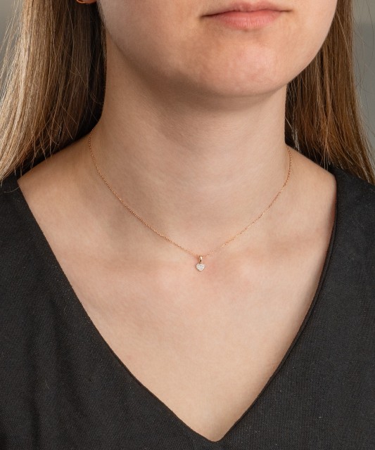 Gold pendant with diamonds "heart"