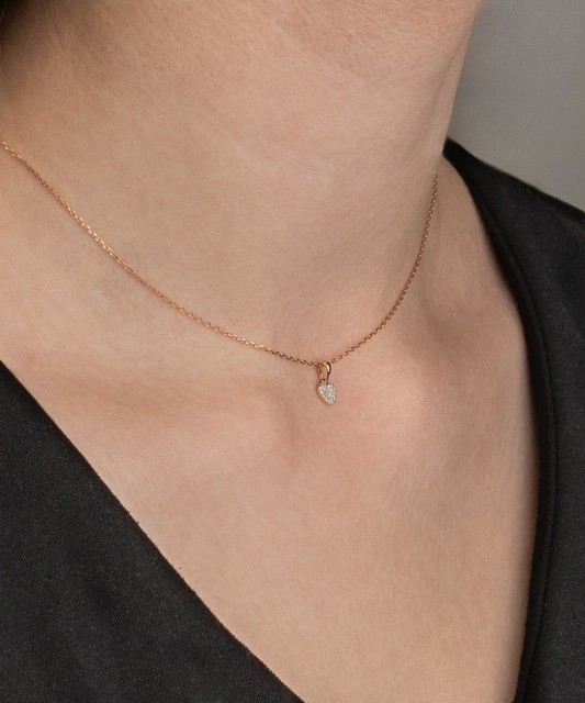 Gold pendant with diamonds "heart"