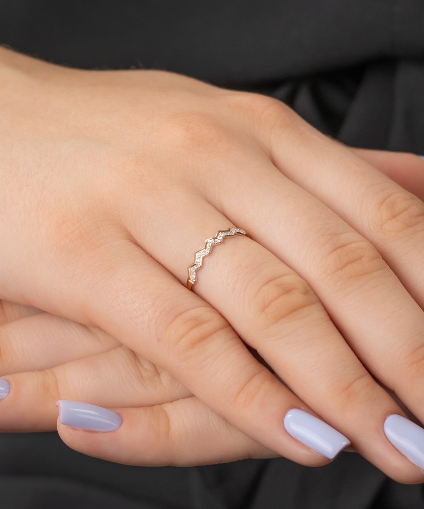 Золотое кольцо с алмазами Золотое кольцо с алмазами