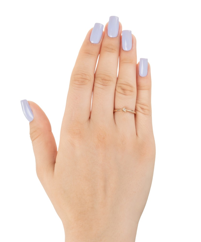Gold ring with diamond