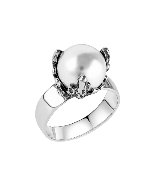 Sterling silver ring with pearl