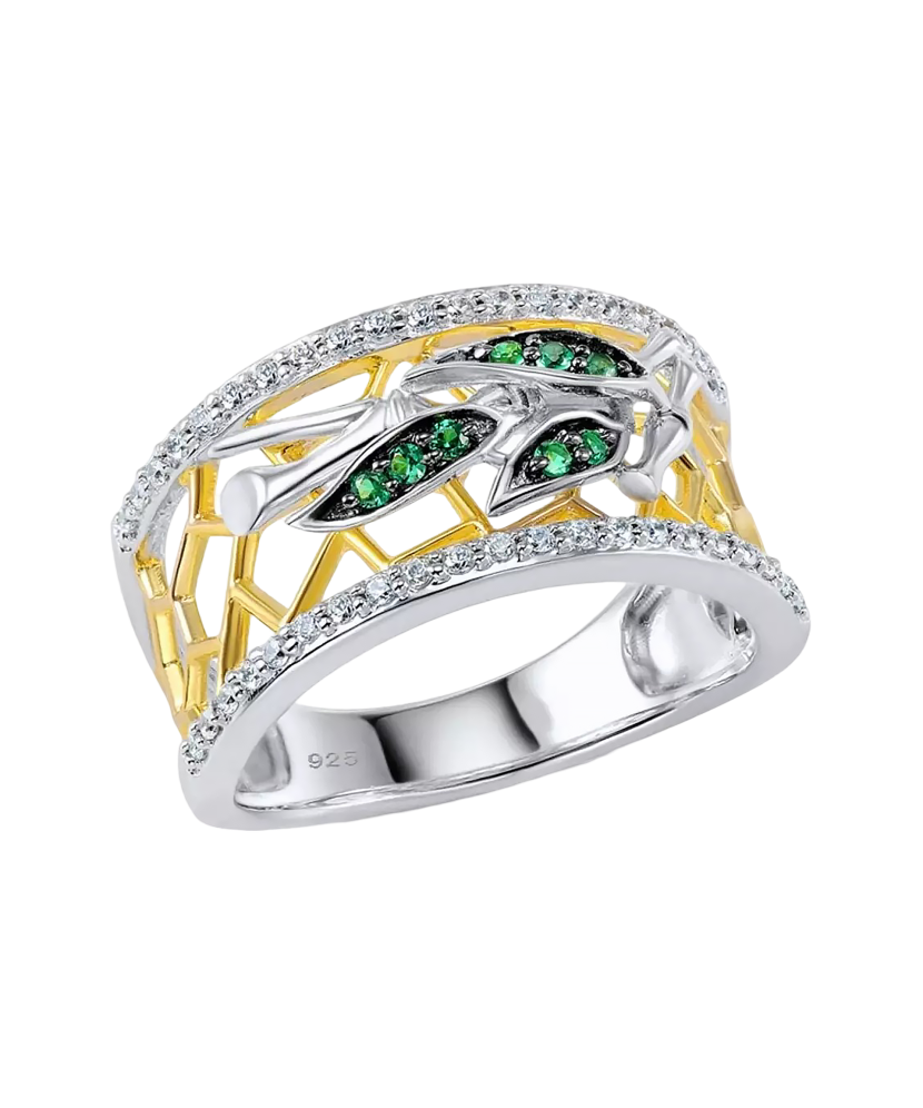 Кольцо из серебра с фианитами Кольцо из серебра с фианитами