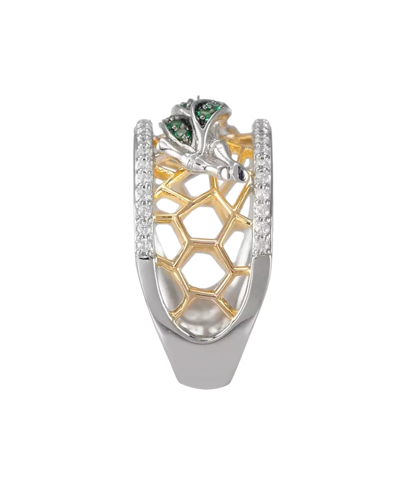 Кольцо из серебра с фианитами Кольцо из серебра с фианитами