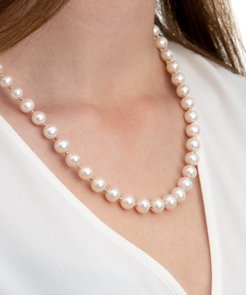 Pearl necklaces with gold