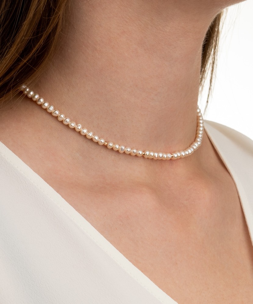 Pearl necklaces with gold