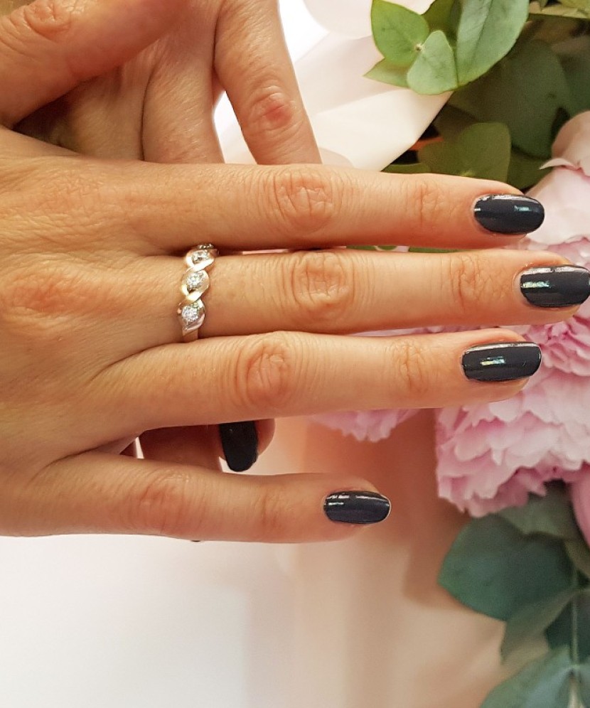 Кольцо из позолоченного серебра с цирконами Кольцо из позолоченного серебра с цирконами