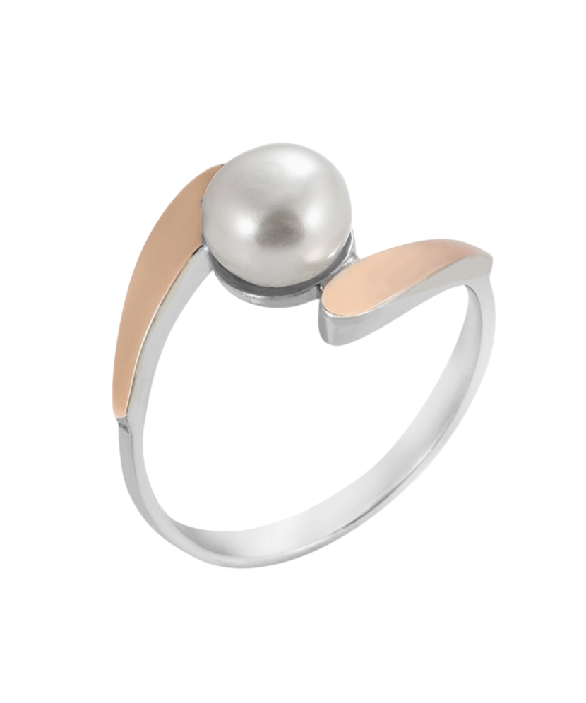 Sterling silver ring gold plated with pearl Sterling silver ring gold plated with pearl