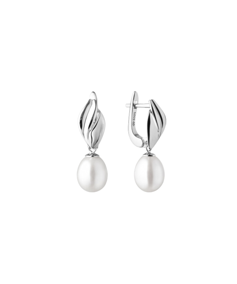 Sterling silver earrings with natural pearl