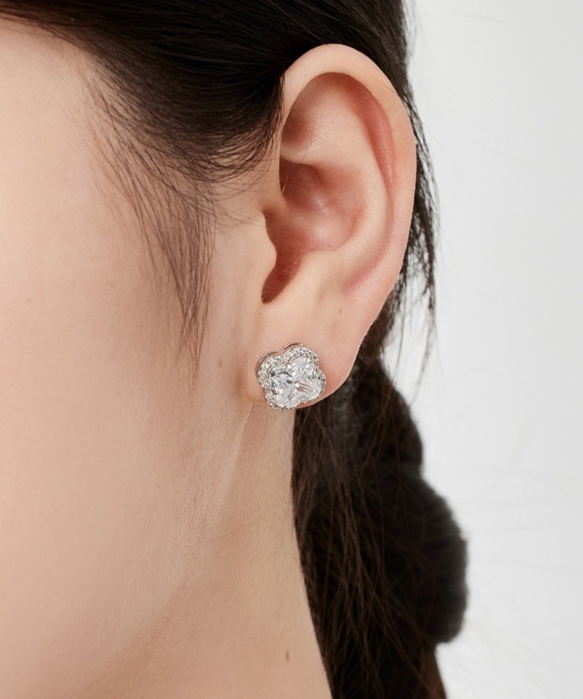 Sterling silver earrings with zircons
