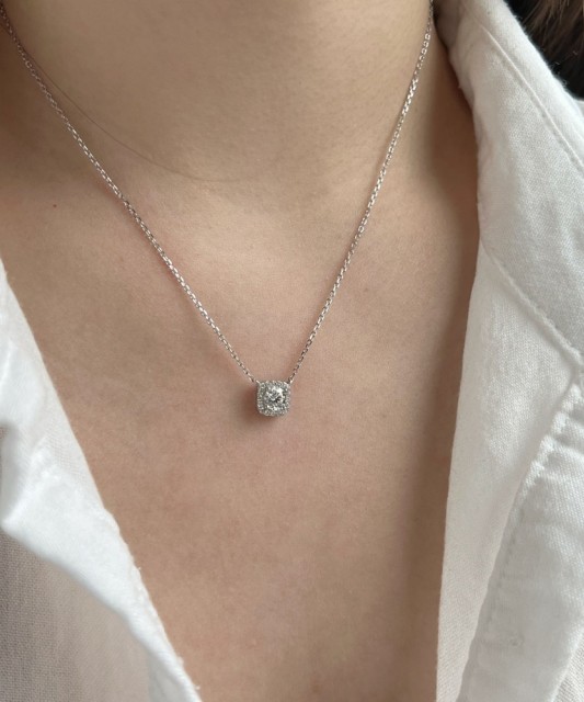 Серебряная цепочка с подвеской из циркона