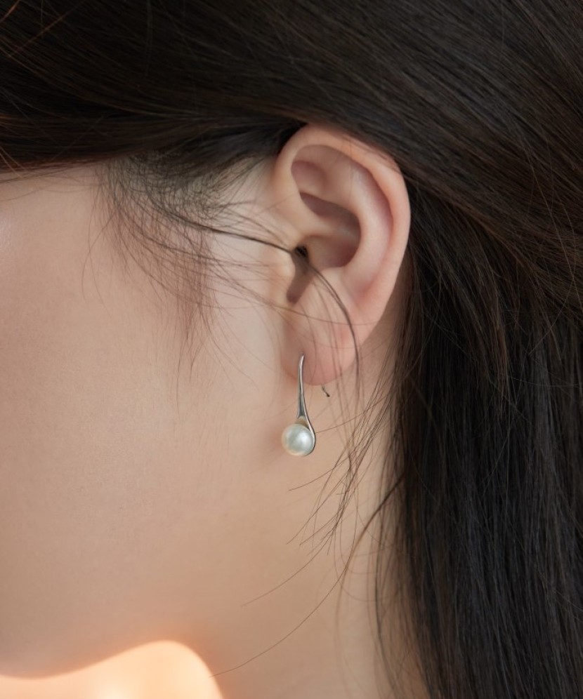 Sterling silver earrings with zircons and pearls