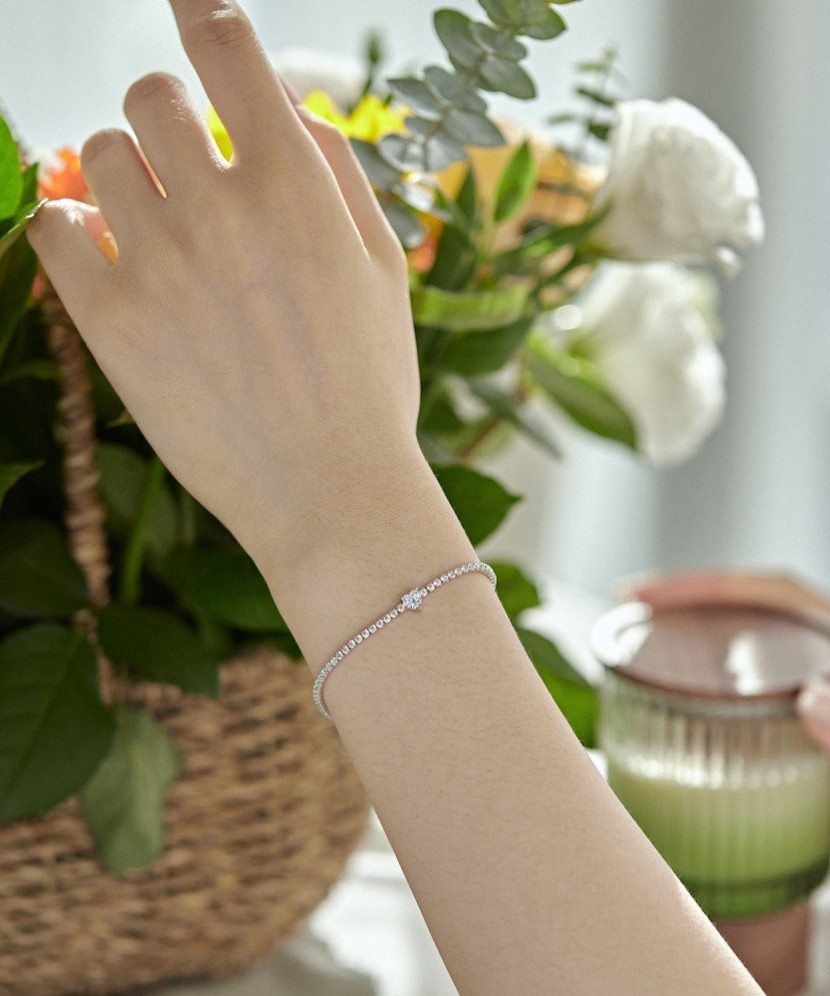 Sterling Silver bracelet with zircons