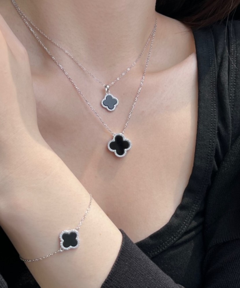 Sterling Silver chain with enamel and zircon pendant