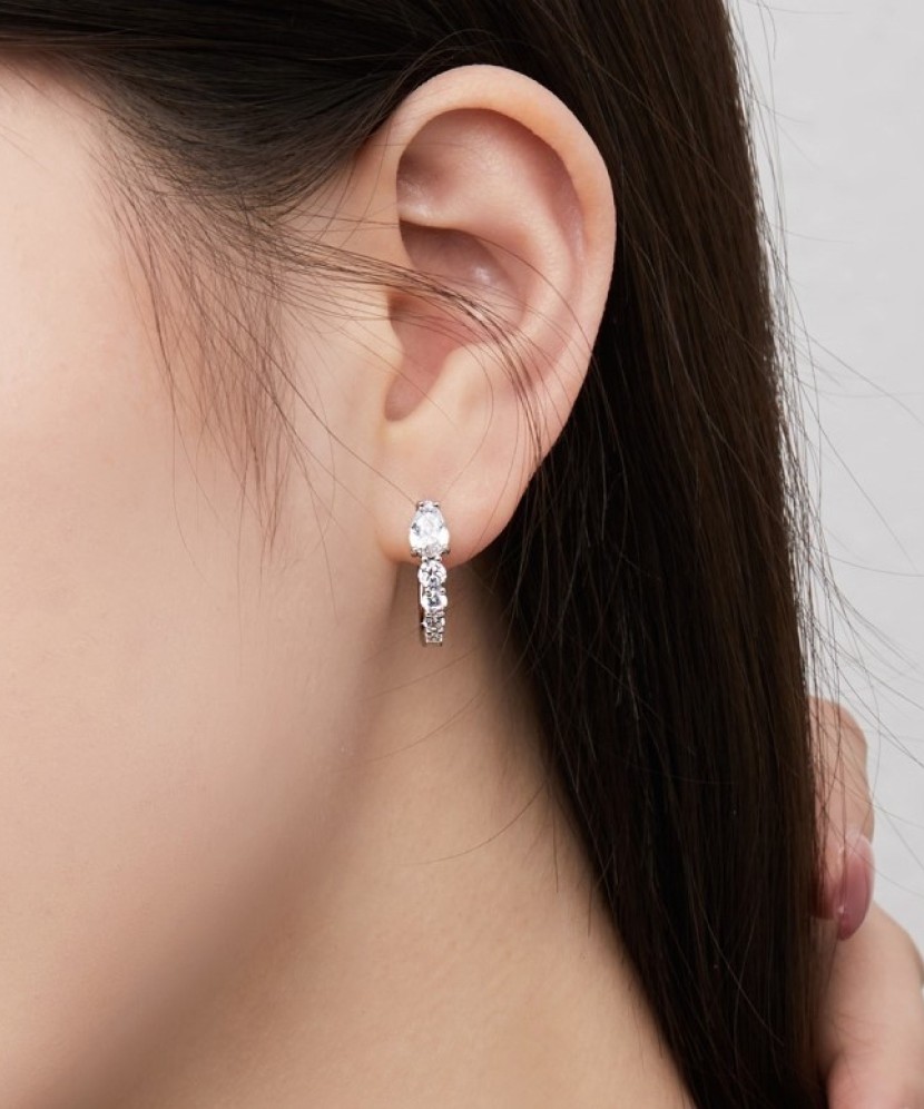 Sterling silver earrings with zircons
