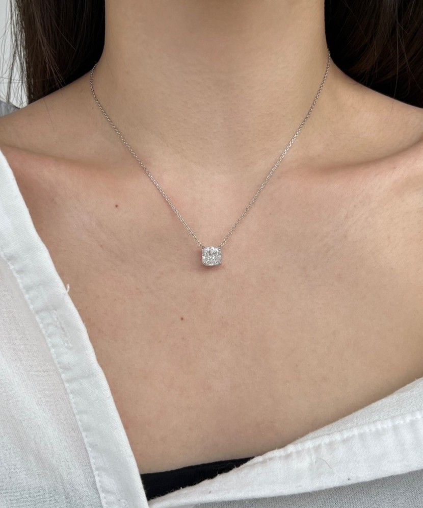 Серебряная цепочка с подвеской из циркона Серебряная цепочка с подвеской из циркона