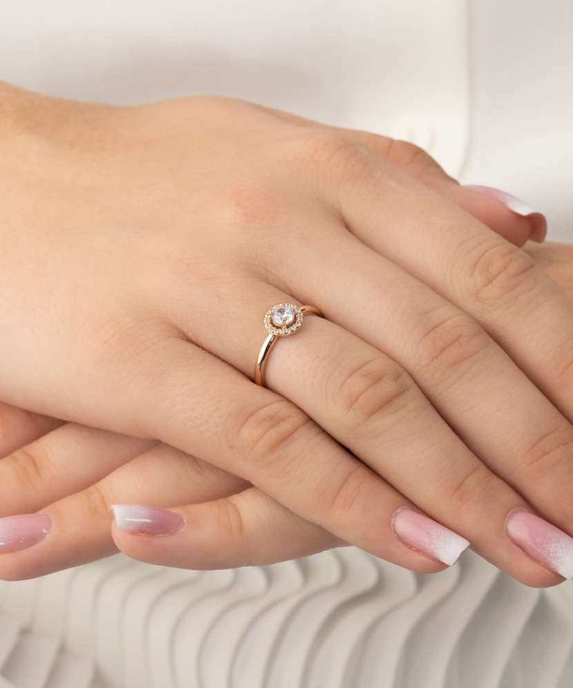 Золотое кольцо с цирконами