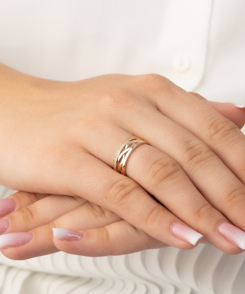 Gold ring with zircons Gold ring with zircons