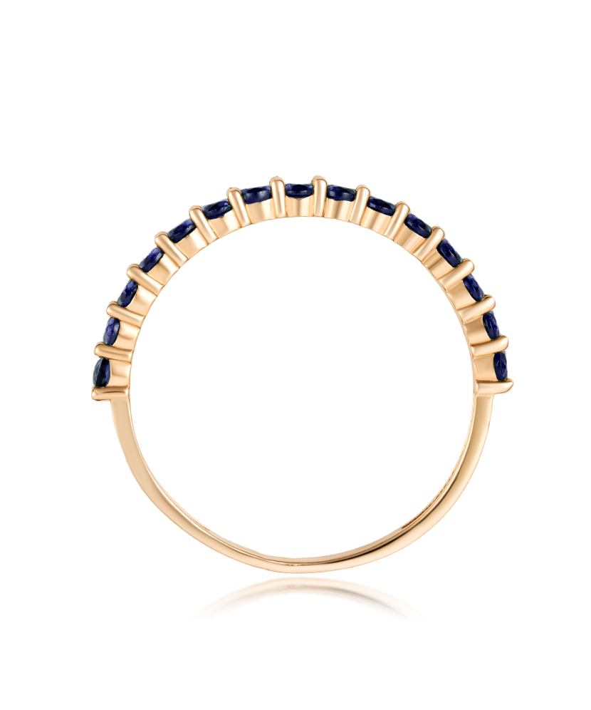 Gold ring with zircons