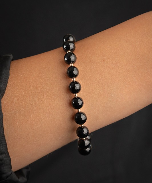 Gold bracelet with onyx 8mm
