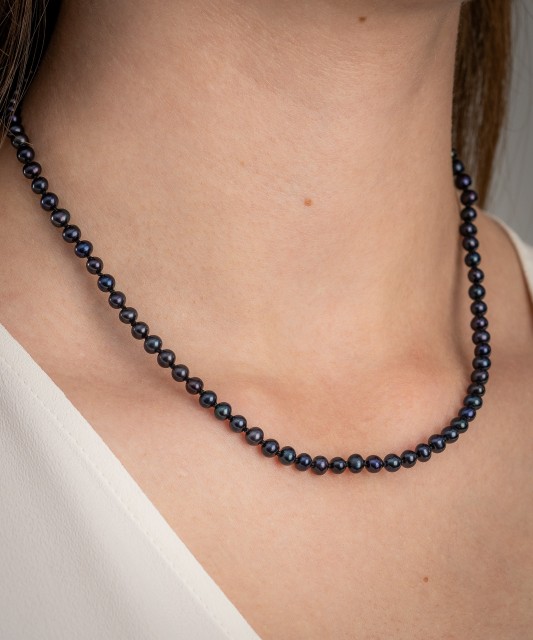 Pearl necklaces with gold