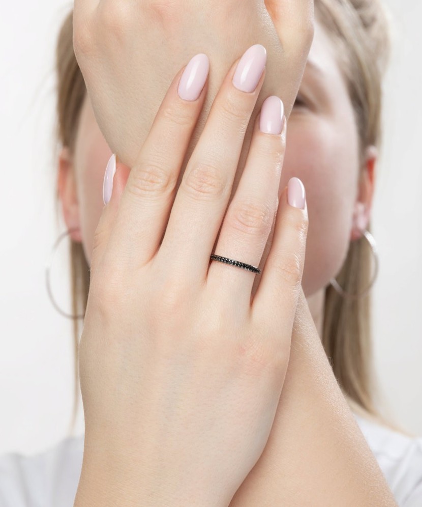 Sterling silver ring with zircons