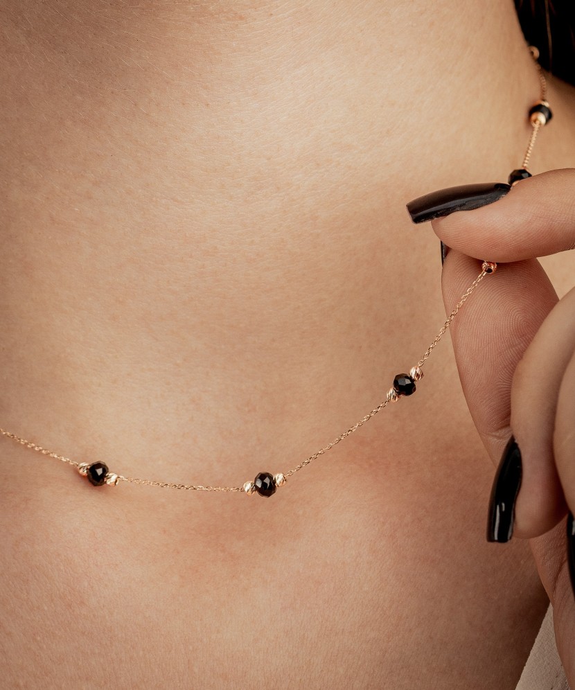 Золотая цепочка с ониксами Золотая цепочка с ониксами