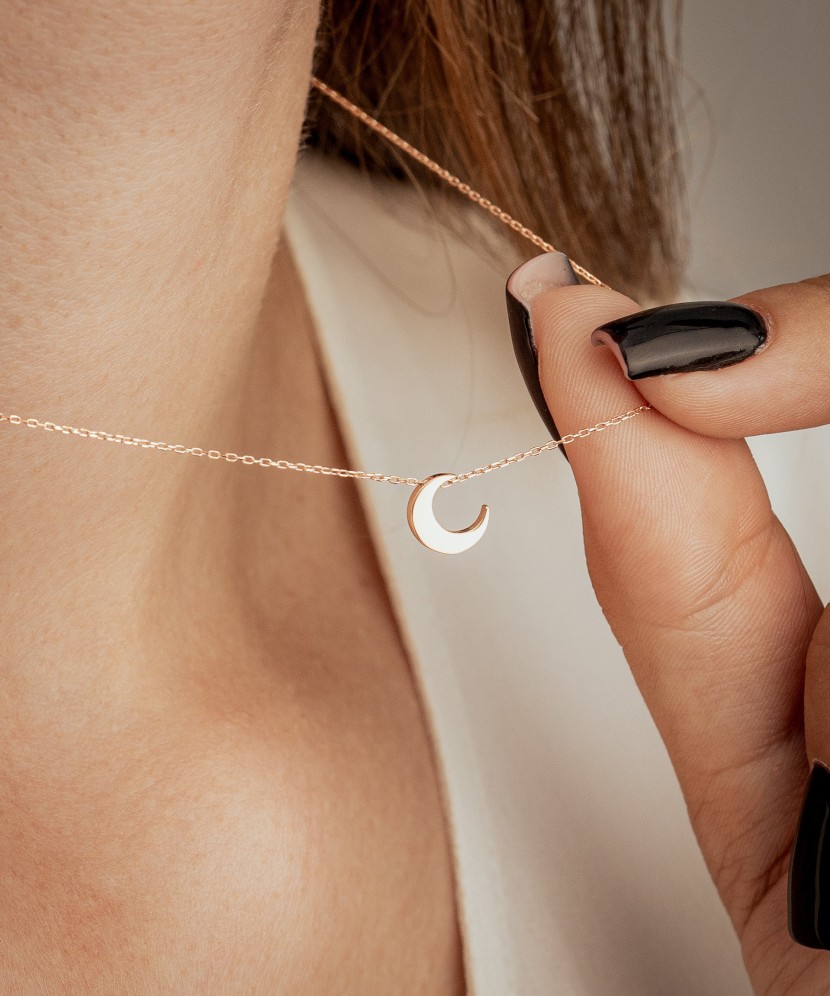 Gold chain with pendant "moon"