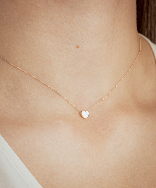 Gold chain with pendant "heart"