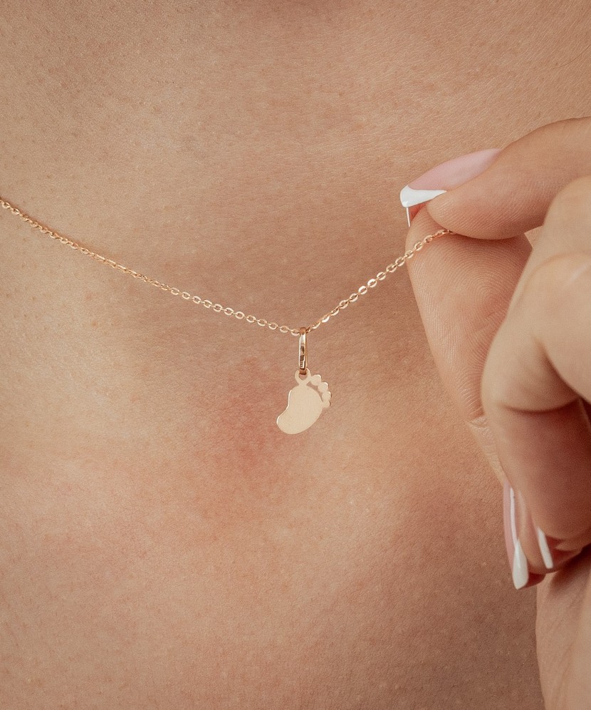 Gold pendant "foots"