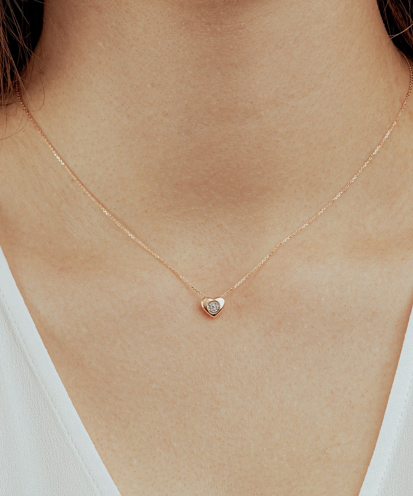 Gold chain with diamond pendant "Heart"