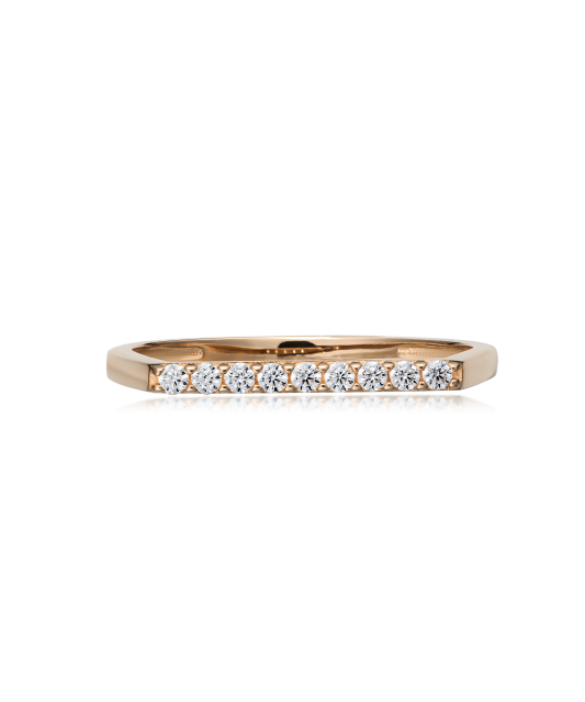 Gold ring with zircons